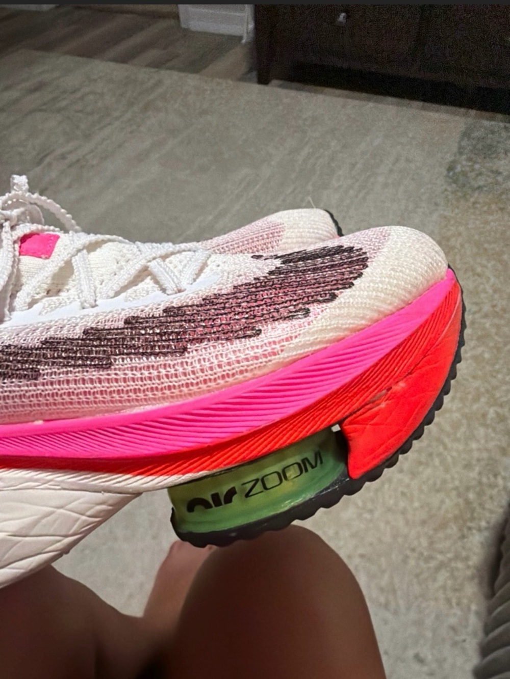 Nike Women’s White and Pink ZoomX Flyknit Running Shoes - Picture 2 of 5